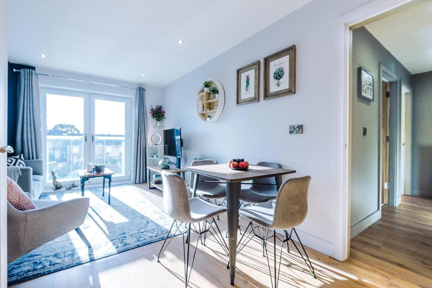 שפילד Stunning 2Bedroom 2Bathroom Apt With Parking Space מראה חיצוני תמונה