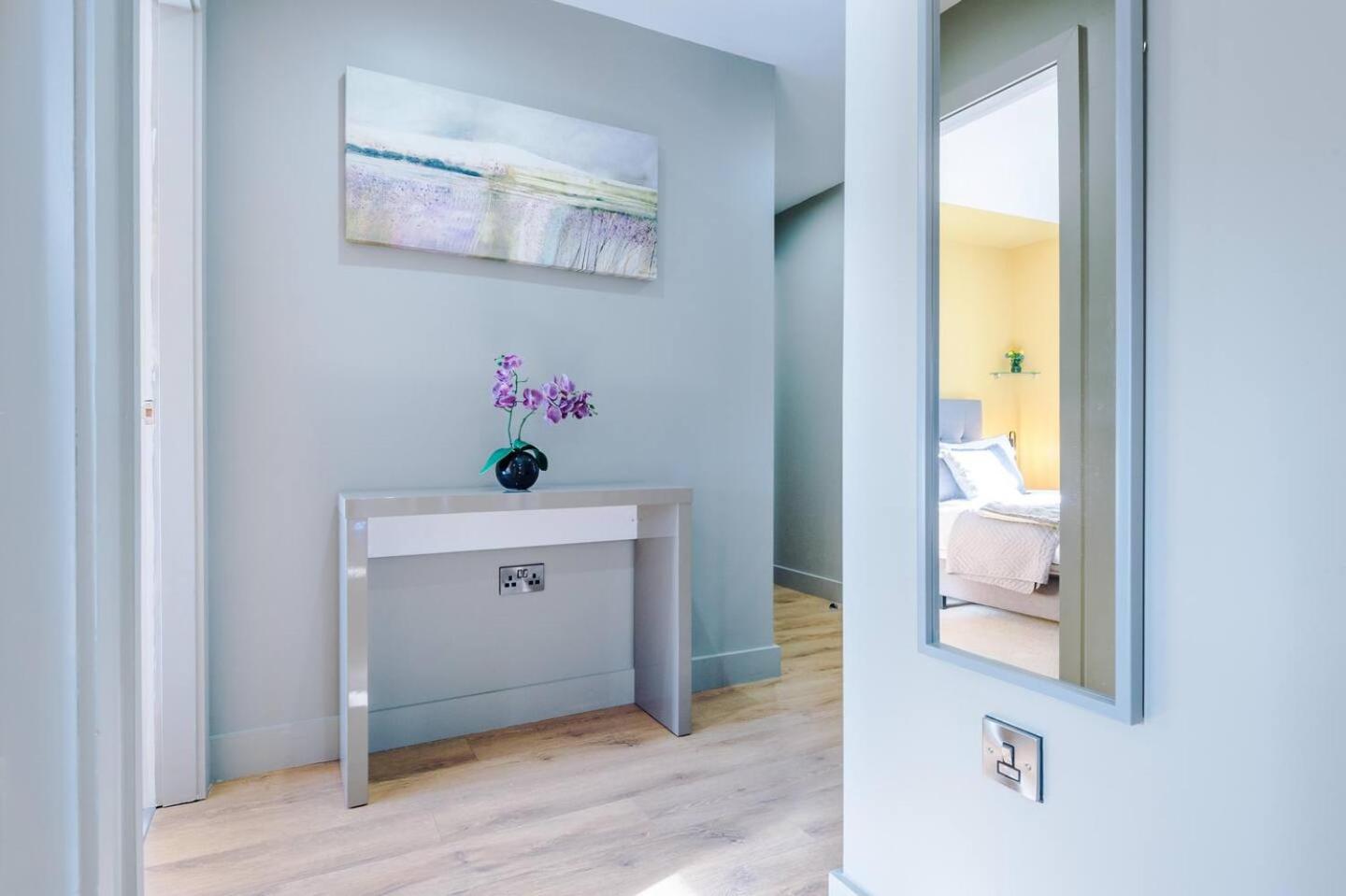 שפילד Stunning 2Bedroom 2Bathroom Apt With Parking Space מראה חיצוני תמונה