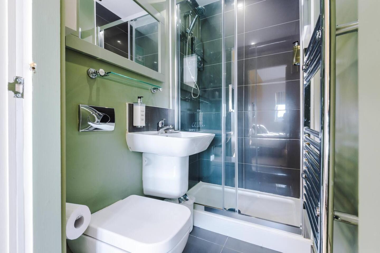 שפילד Stunning 2Bedroom 2Bathroom Apt With Parking Space מראה חיצוני תמונה